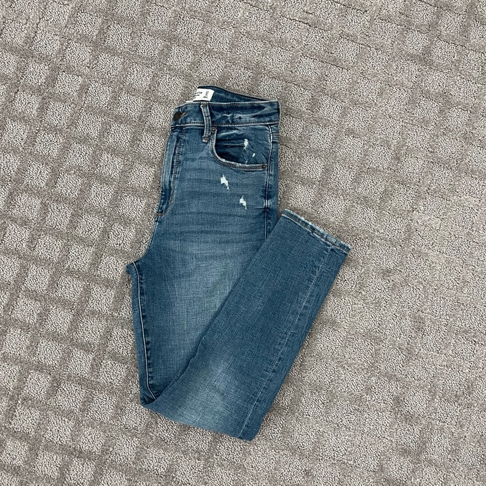Abercrombie & Fitch High Rise Ankle Jeans